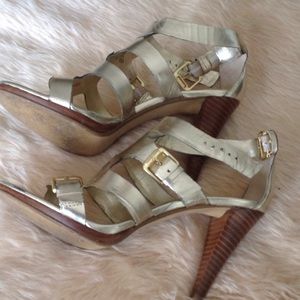 Oh so sexy hi heel sandal 💥💫